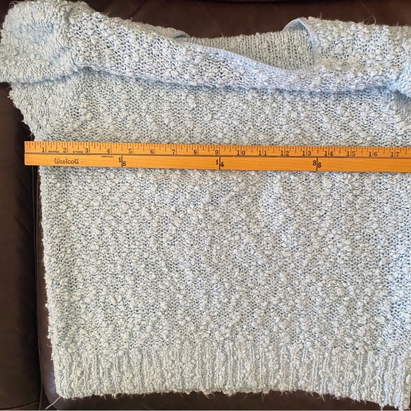 Vintage Diane von Furstenberg nubby scooped v-neck, size M - Picture 7 of 14